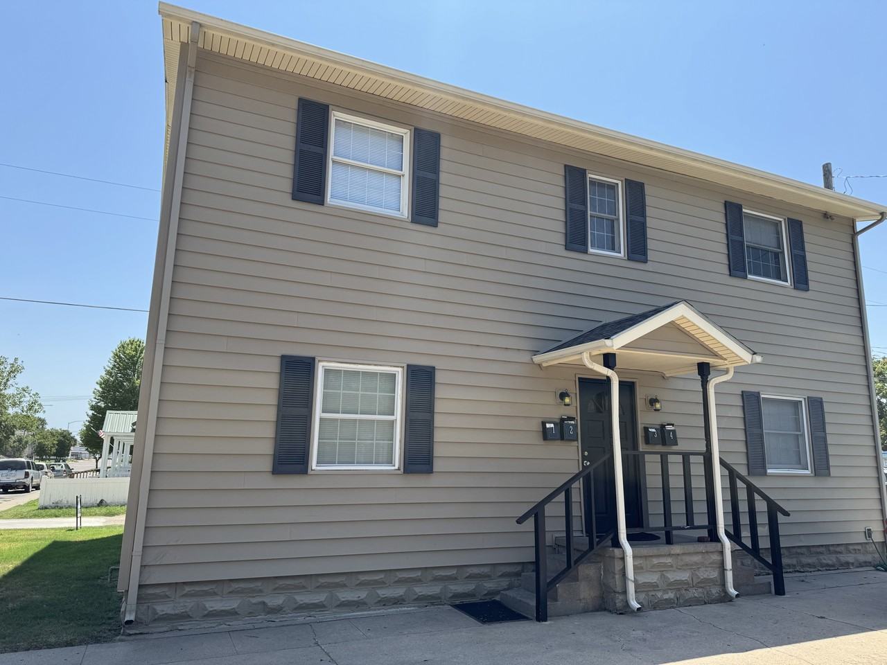 815 N Adams St #2 - Photo 5 of 5