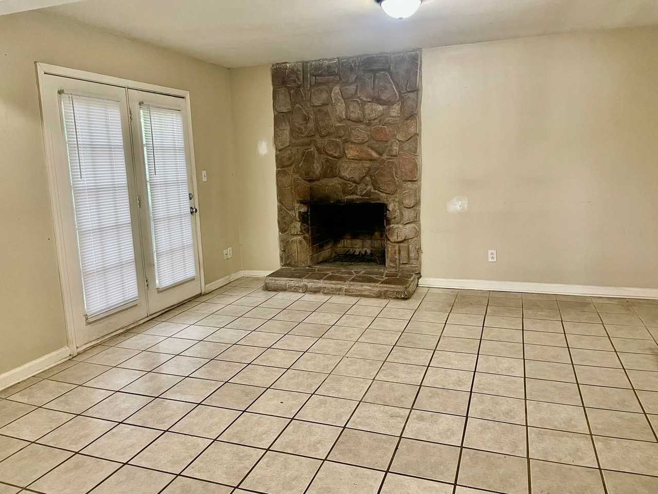 1730 Village Lake Dr - Photo 2 of 3