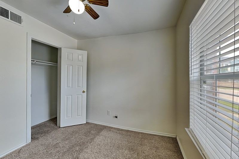 905 Fairbanks Cir - Photo 6 of 15