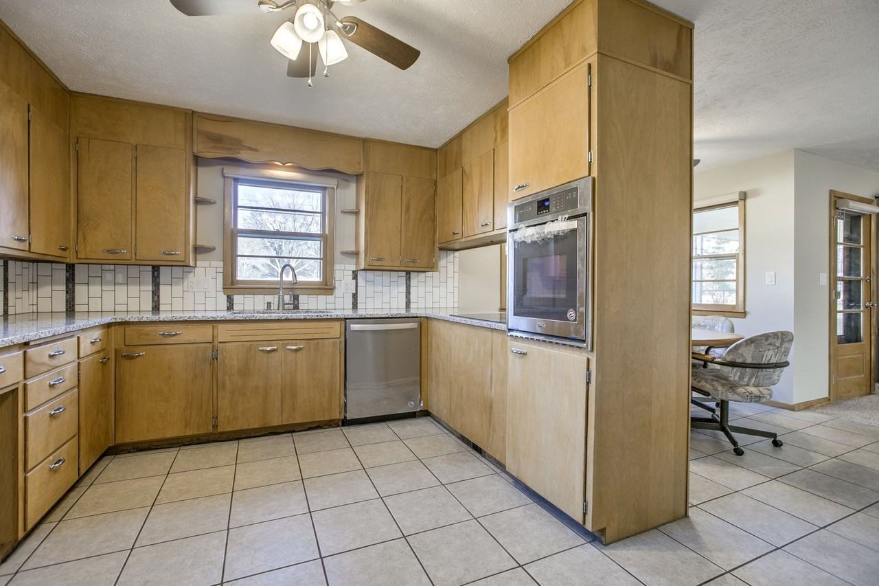 3920 W St - Photo 5 of 17