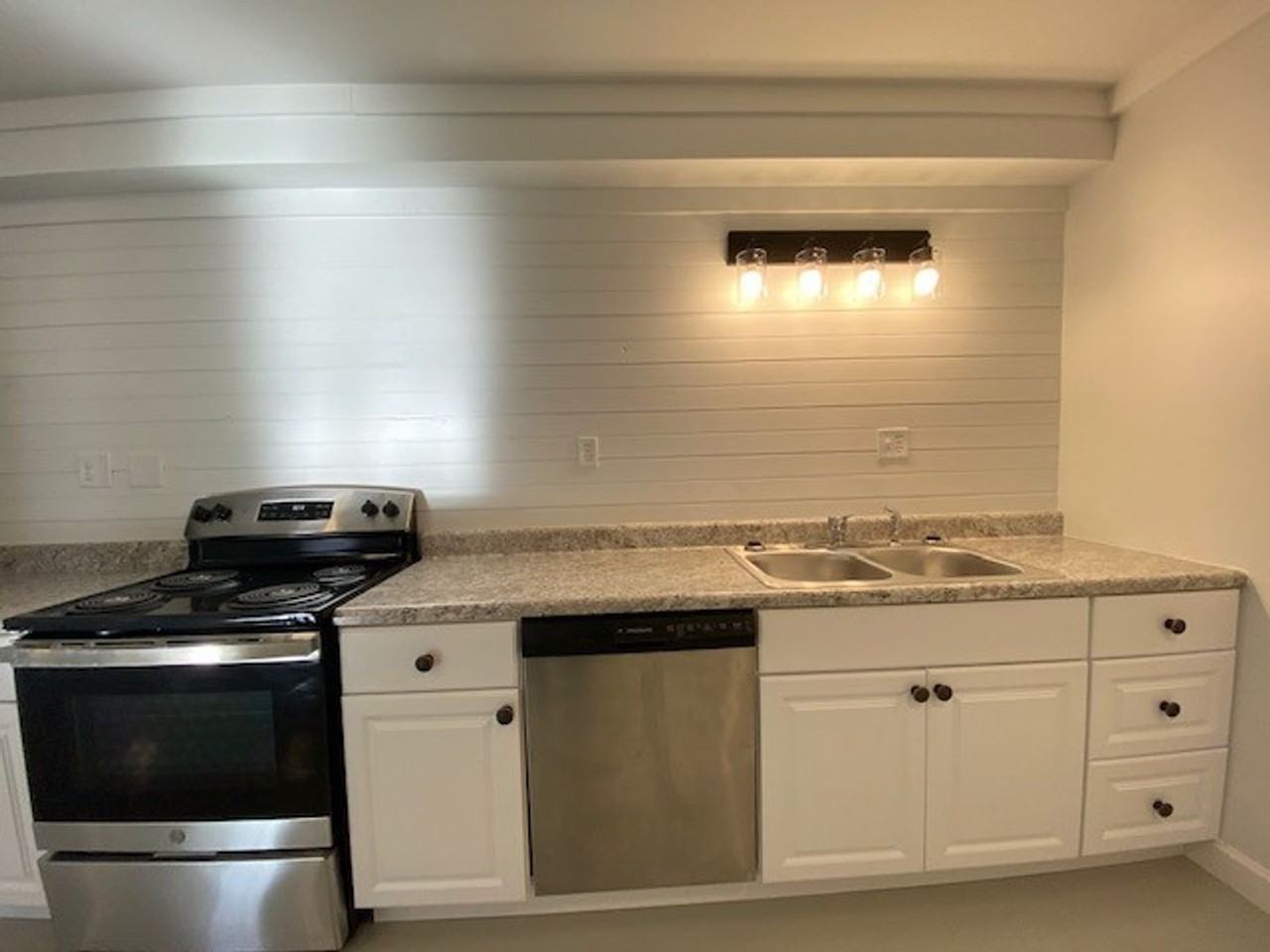 709 Old Knoxville Hwy #A - Photo 3 of 8
