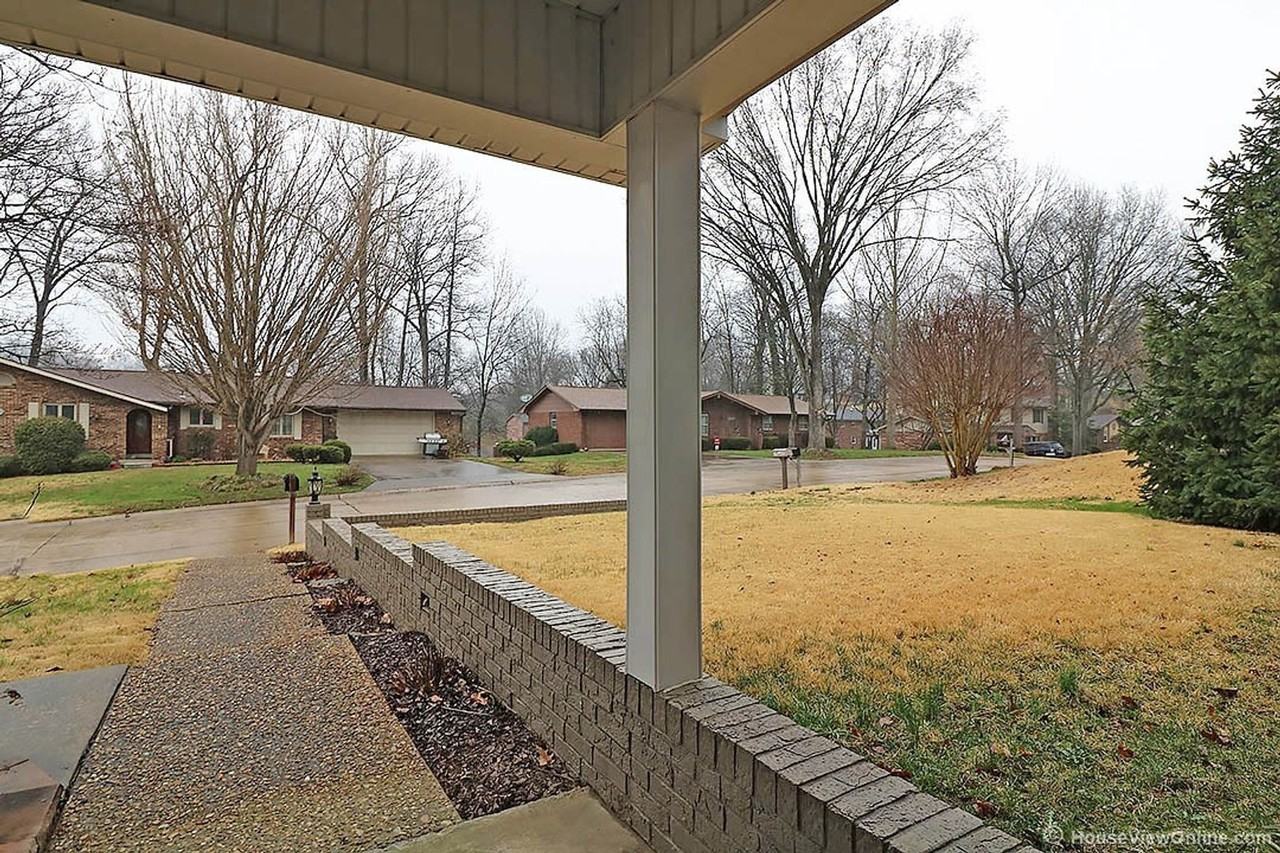 2031 Allen Dr - Photo 4 of 41