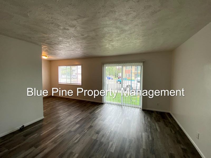 672 Foster Dr - Photo 3 of 11