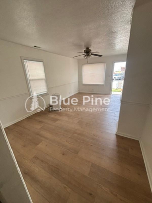 439 E Wyeth St - Photo 3 of 8