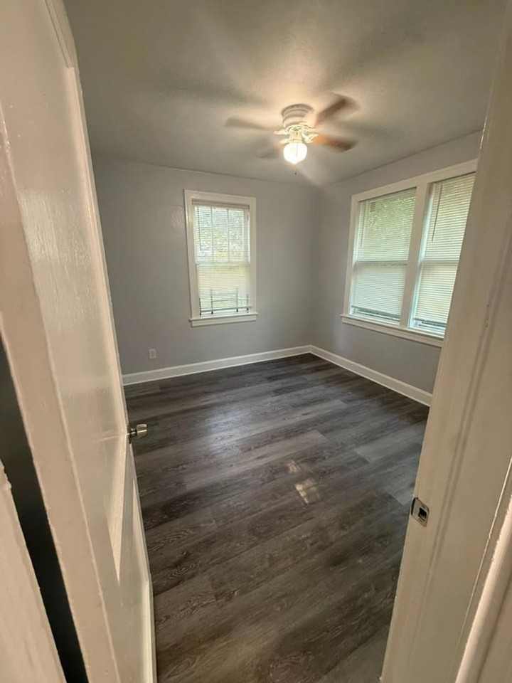 1137 E 18th St - Photo 2 of 11