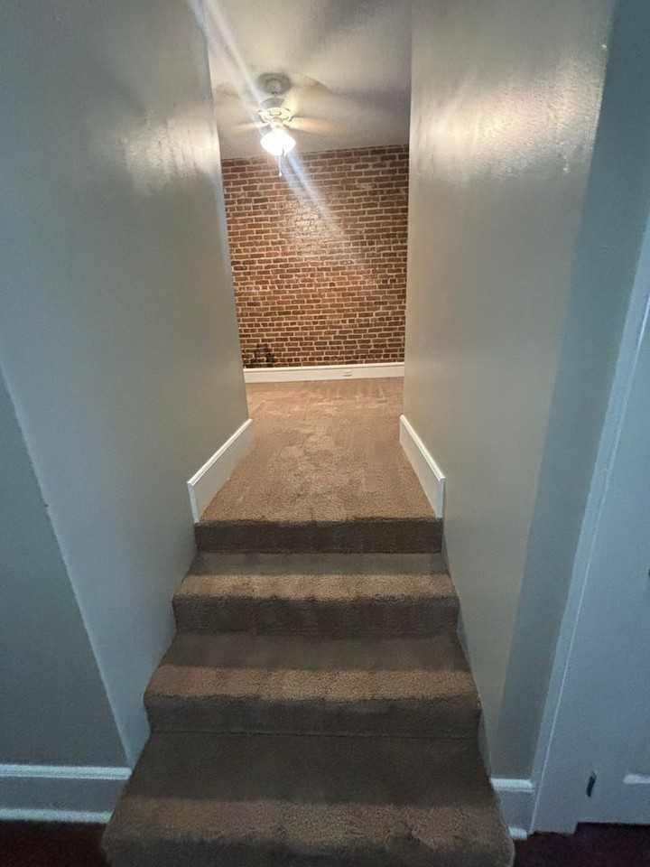 130 N Ashley St #D - Photo 4 of 12