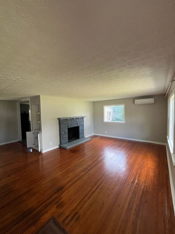 43 Harold Ave - Photo 2 of 25