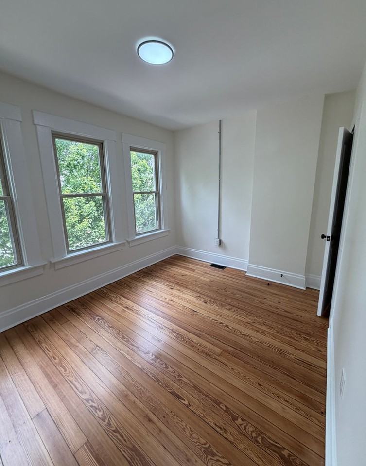 423 Hanford St - Photo 7 of 17