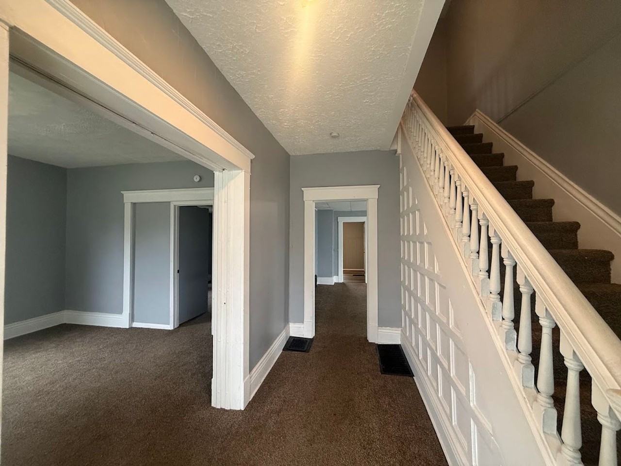 812 Green Ave Sw - Photo 2 of 16