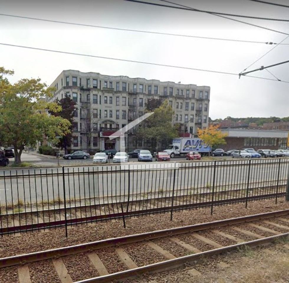 5 Commonwealth Ave - Photo 2 of 16