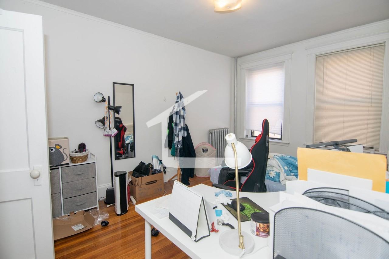 5 Commonwealth Ave - Photo 4 of 16