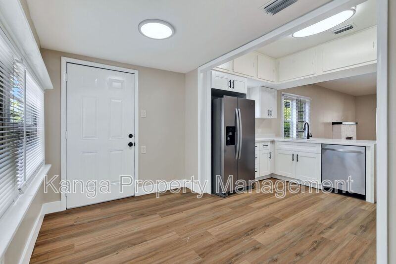 3714 Morton Ave Front House - Photo 5 of 40