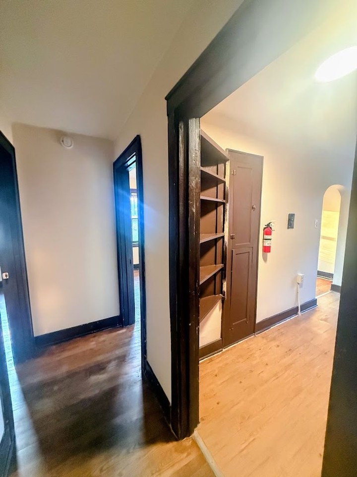 920 Columbia Ave - Photo 5 of 7