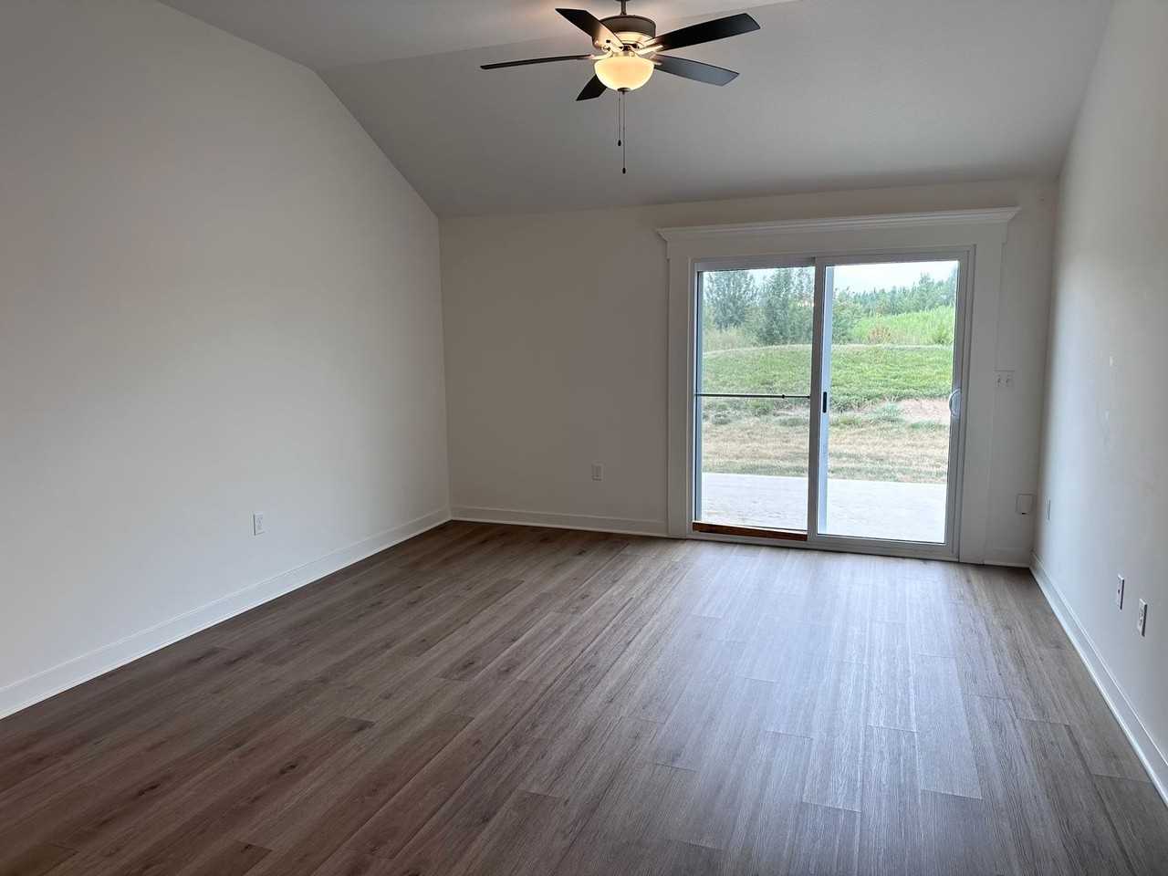 3819 Nw 93rd St - Photo 5 of 19