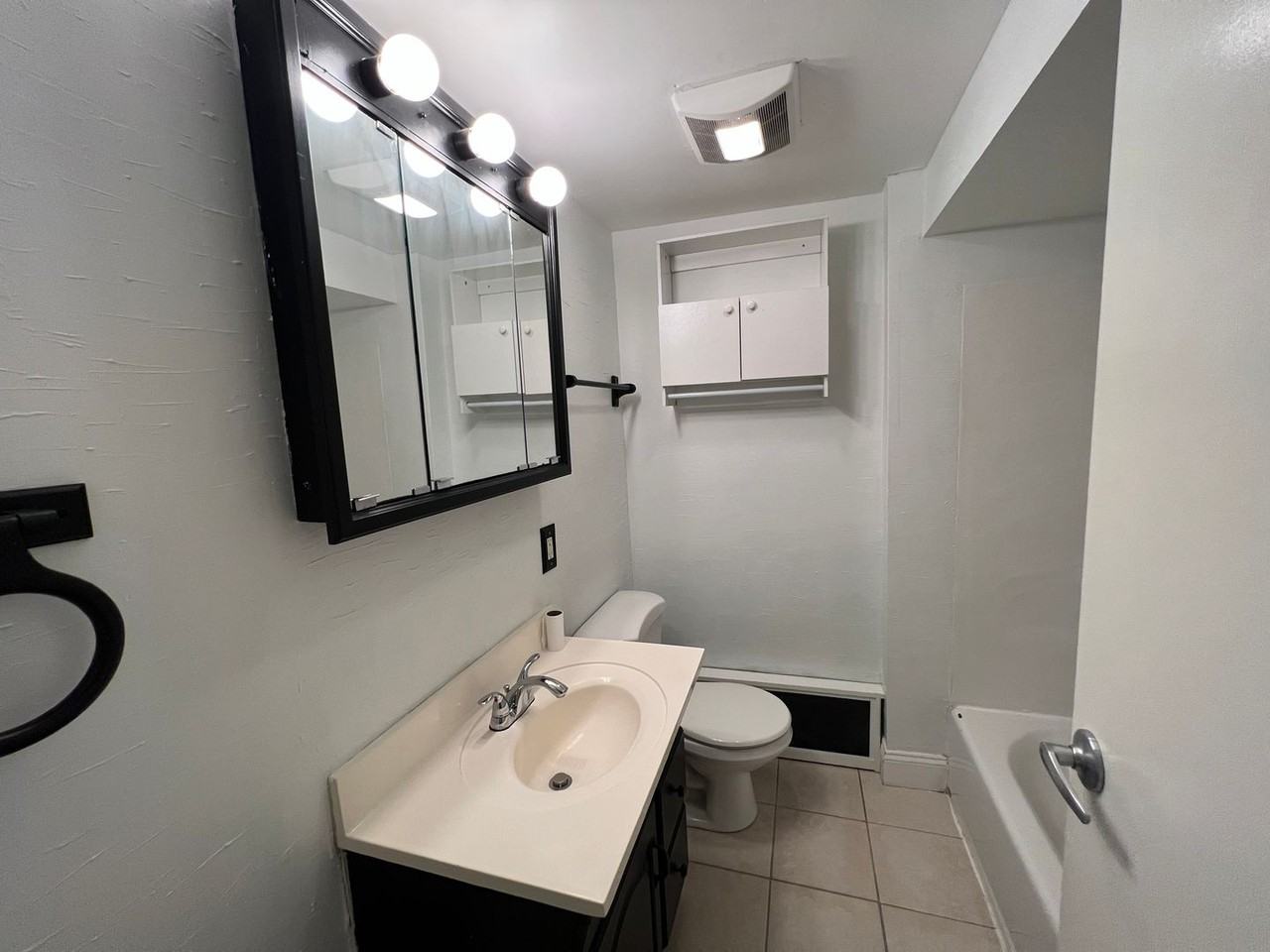 5329 Holmes St - Photo 3 of 10