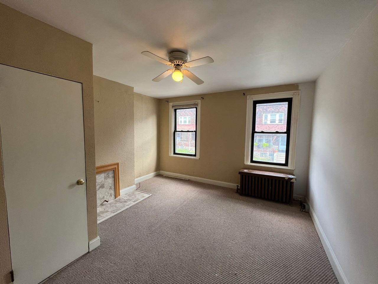 5329 Holmes St - Photo 5 of 10