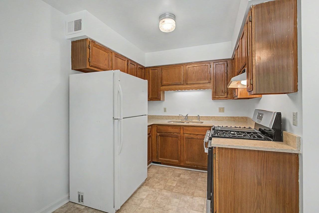 15324 Warwick Blvd Apt C - Photo 4 of 13