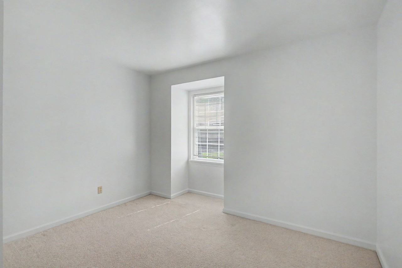 15324 Warwick Blvd Apt C - Photo 6 of 13