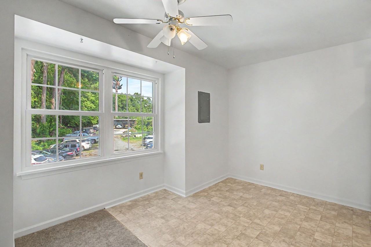 15324 Warwick Blvd Apt C - Photo 7 of 13