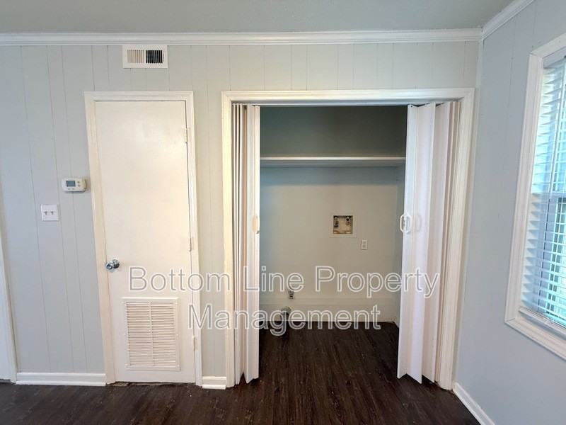 326 S Columbia St #6 - Photo 5 of 12