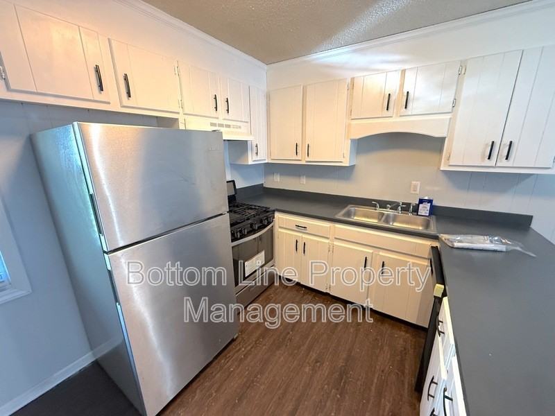 326 S Columbia St #6 - Photo 6 of 12