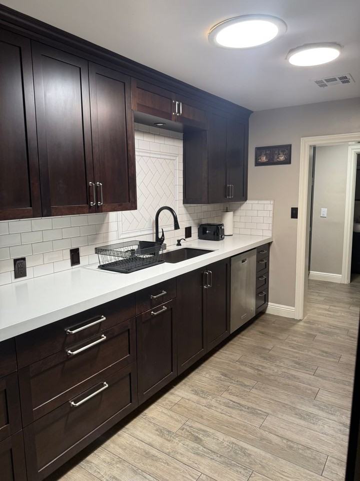 1065 De Moll Dr - Photo 2 of 34