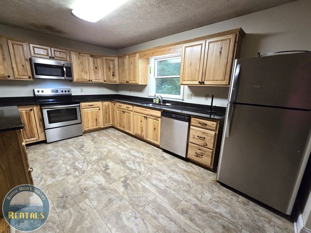 460 White Oak Rd - Photo 5 of 20