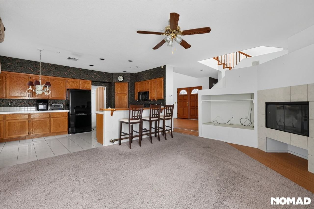 13909 Marbella St - Photo 2 of 30