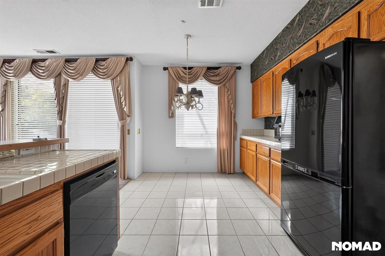13909 Marbella St - Photo 3 of 30