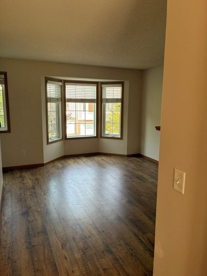 2991 Village Ln - Photo 4 of 12