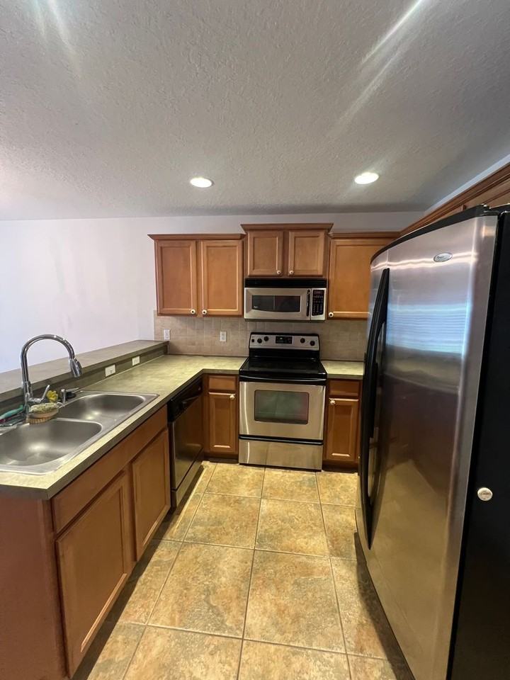 3005 Ashford Park Pl - Photo 2 of 20