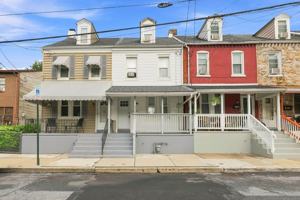 featured image of 550 Dauphin St