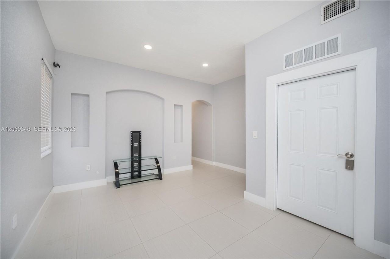 21002 21002 SW 92nd Court 1, Cutler Bay, FL 33189 - 2463 #2463 - Photo 4 of 13