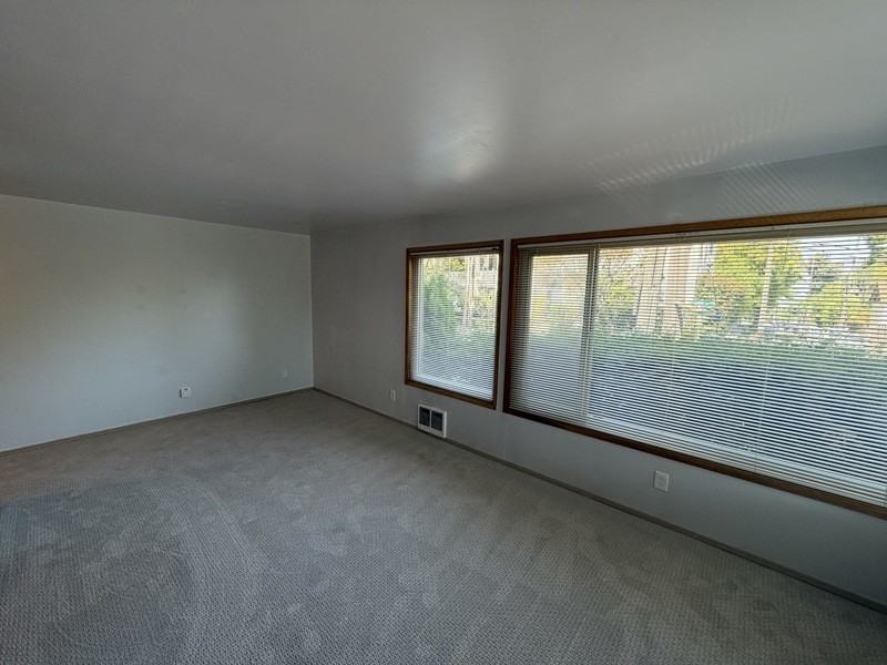 1505 E Galer St #2 - Photo 2 of 9