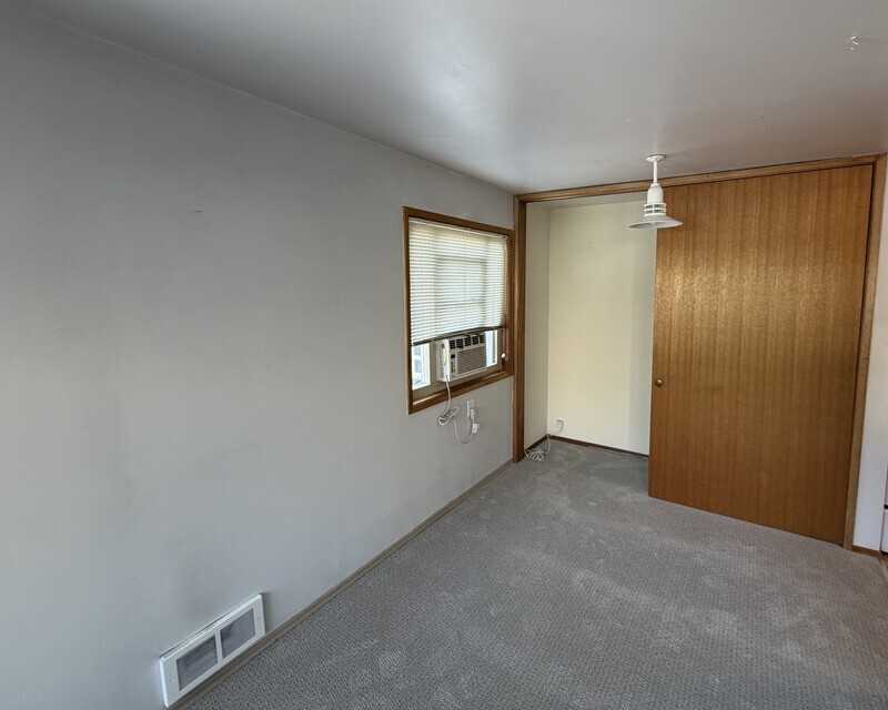 1505 E Galer St #2 - Photo 4 of 9