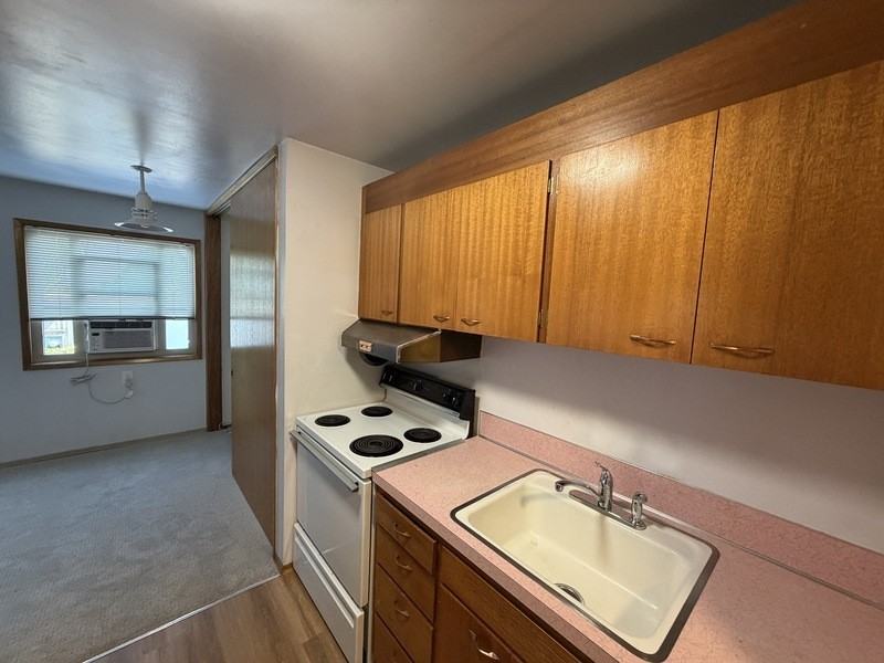 1505 E Galer St #2 - Photo 6 of 9