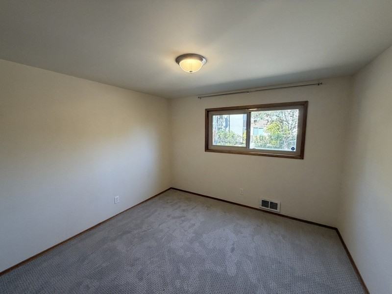 1505 E Galer St #2 - Photo 7 of 9