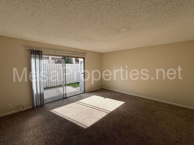 1016 W Pine St #B - Photo 4 of 17