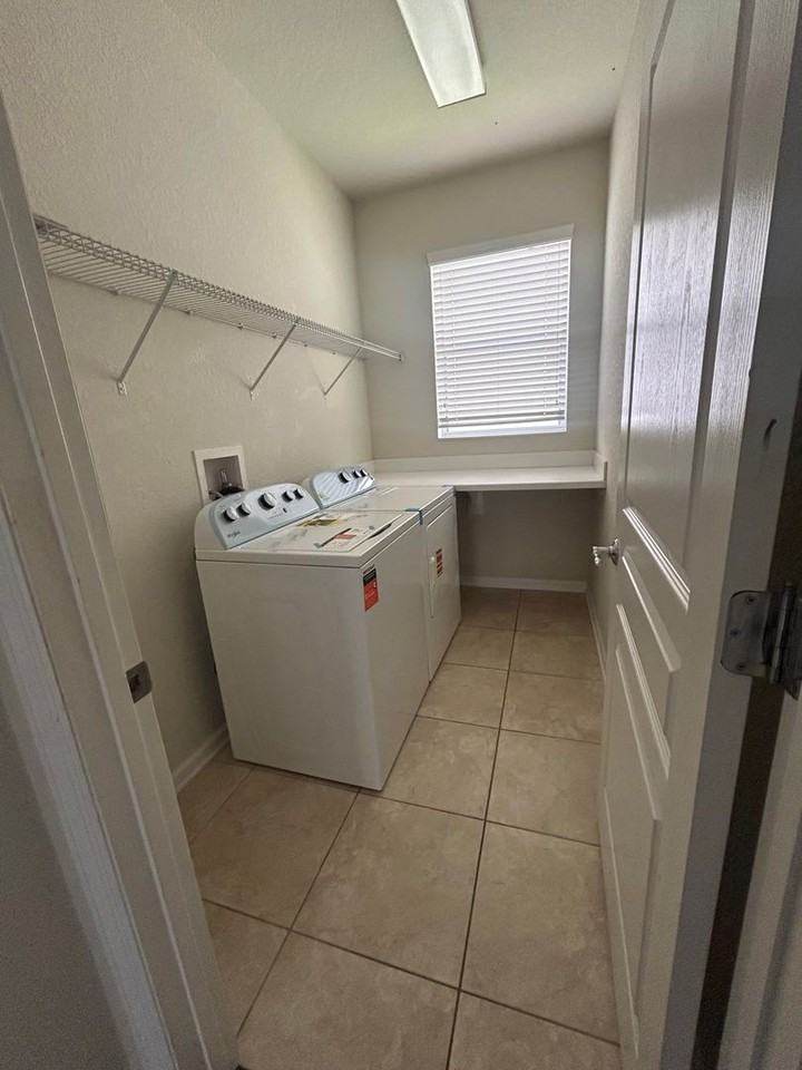 7454 Tattant Blvd - Photo 3 of 27