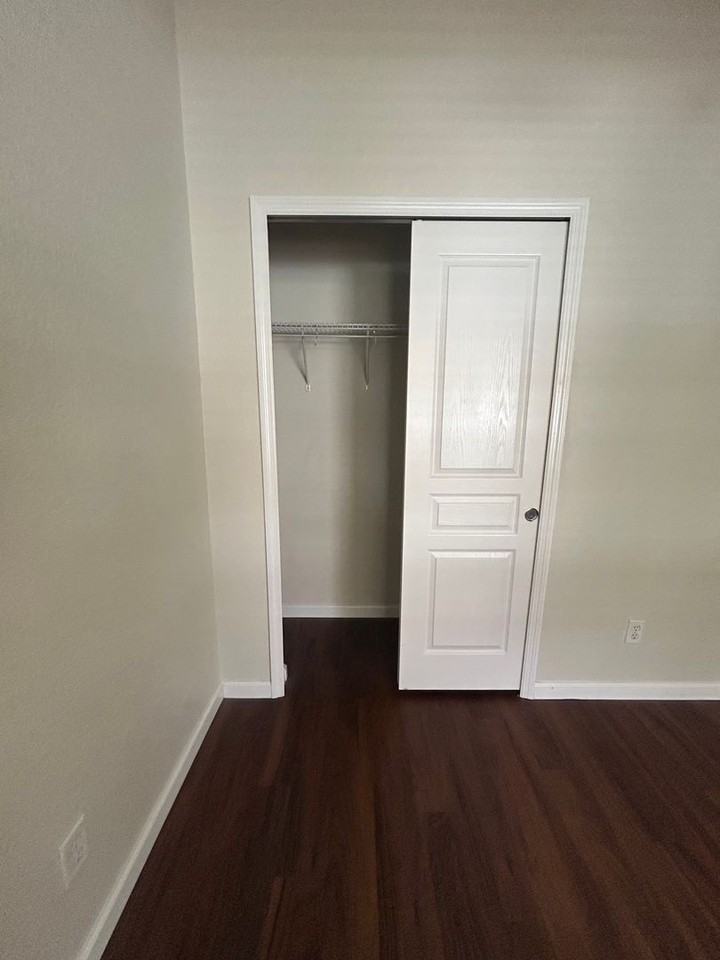 7454 Tattant Blvd - Photo 6 of 27