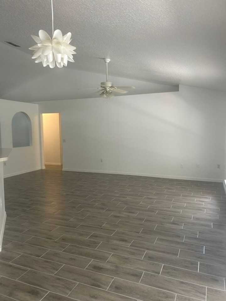 973 Cascades Park Trl - Photo 3 of 11