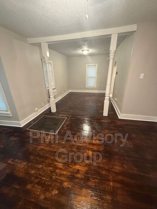 709 Sw Watson Ave - Photo 5 of 8