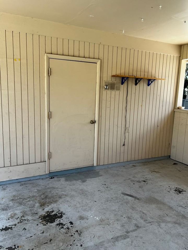 1024 Jamaica Ave - Photo 5 of 40