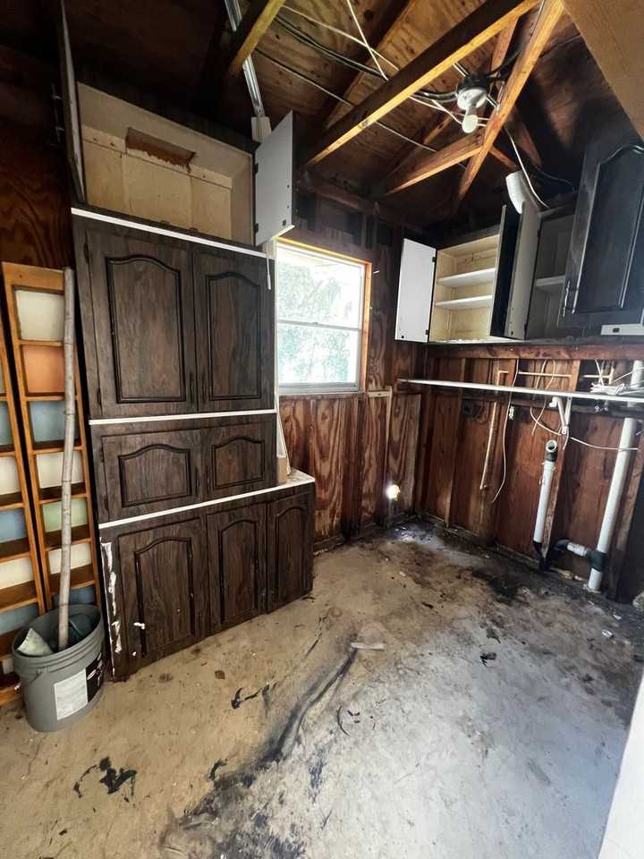 1024 Jamaica Ave - Photo 6 of 40