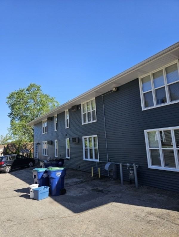 401 S Van Buren St - Photo 4 of 6