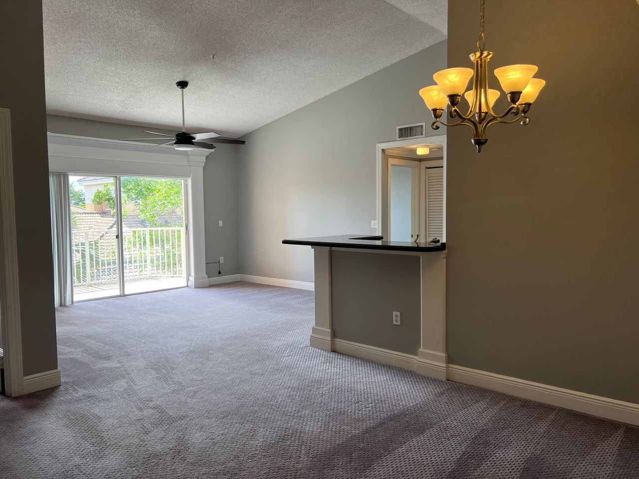 6928 Sw 39th St - Photo 3 of 19