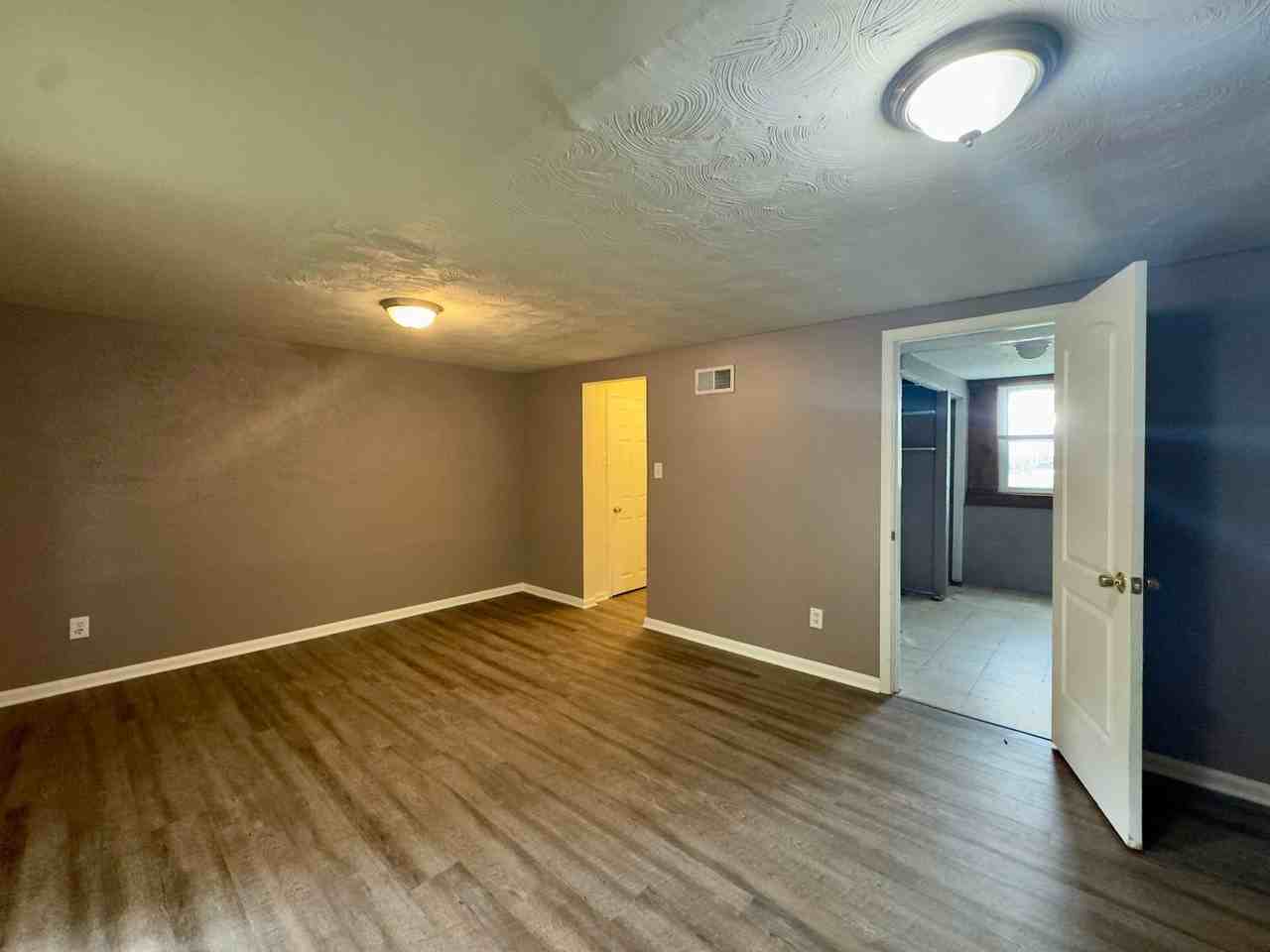 1830 Eloise Ln - Photo 7 of 24