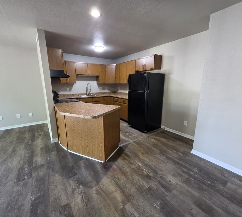 835 Wisconsin St - Photo 2 of 32