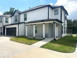 featured image of 302 Huisache St