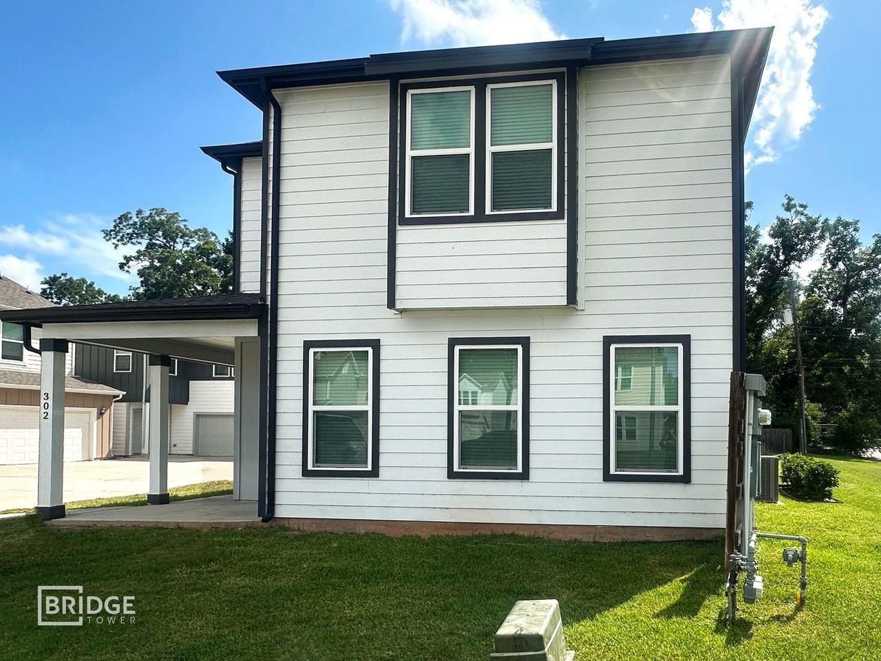 302 Huisache St - Photo 2 of 16